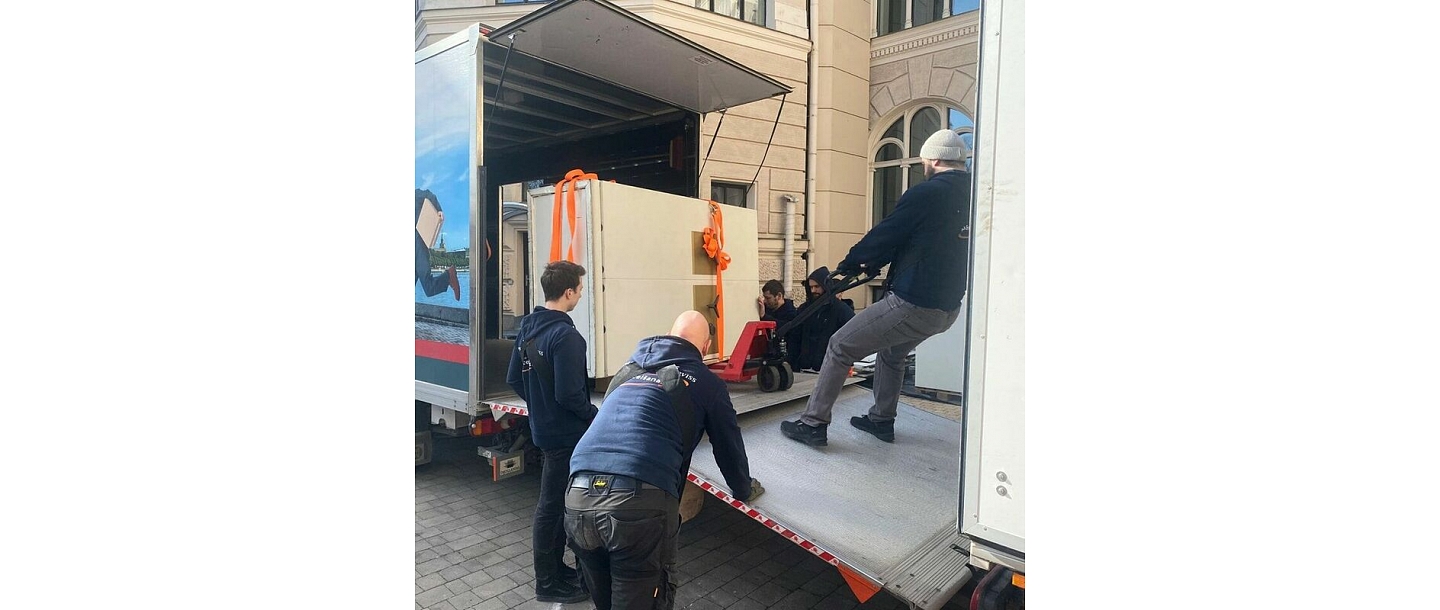 Safe-deposit transfer